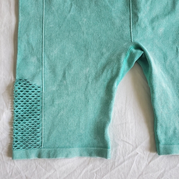 NINE West Active Mint Green Biker Gym Athletic Workout Shorts Cutouts Large XL - Picture 11 of 11